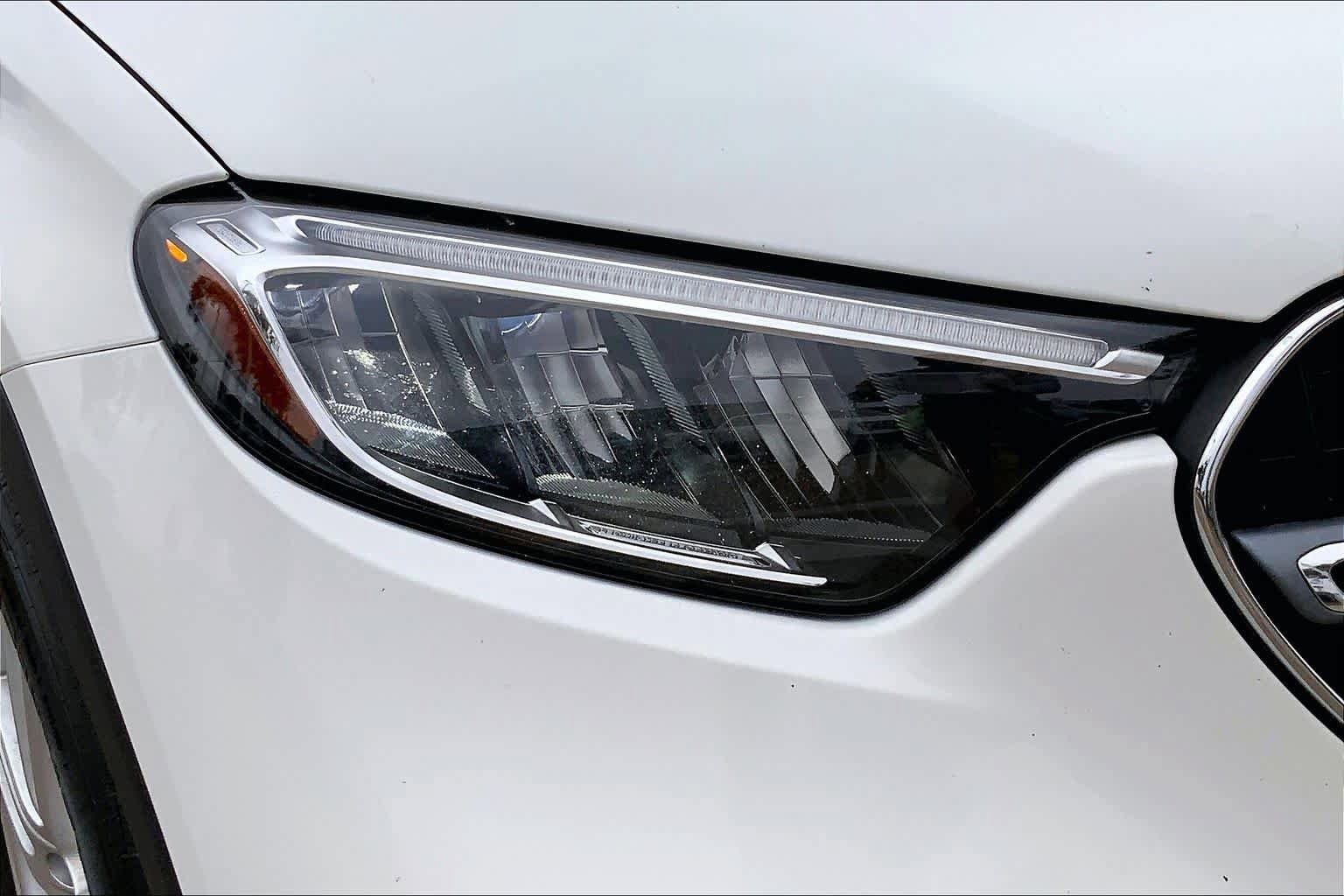 Used 2025 Mercedes-Benz GLC 300 4MATIC image 28