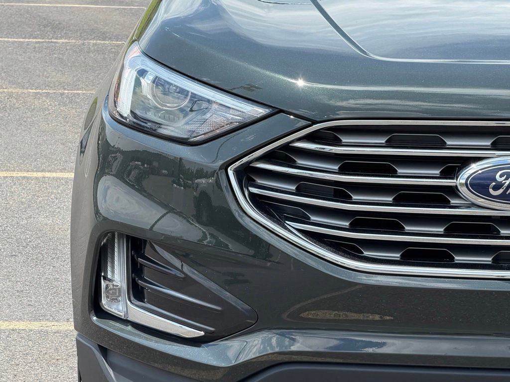 Certified 2022 Ford Edge SEL w/ Convenience Package AWD/4WD image 2