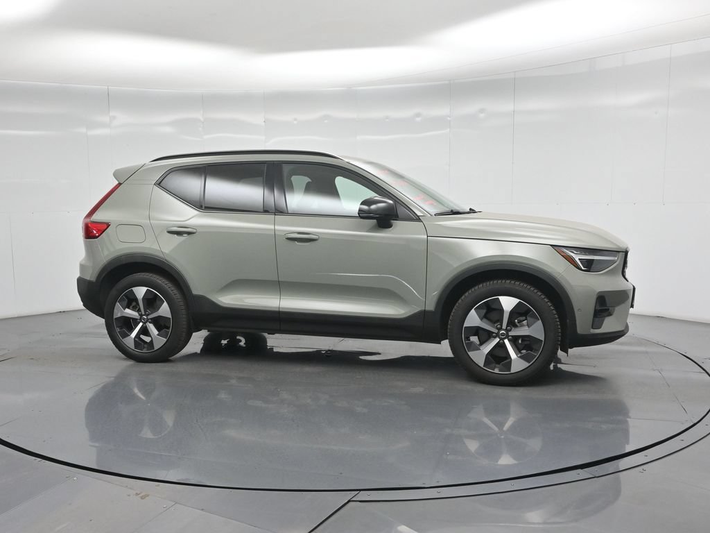 Used 2023 Volvo XC40 B5 Ultimate AWD/4WD image 5