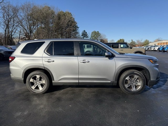 Used 2025 Honda Pilot EX-L image 6