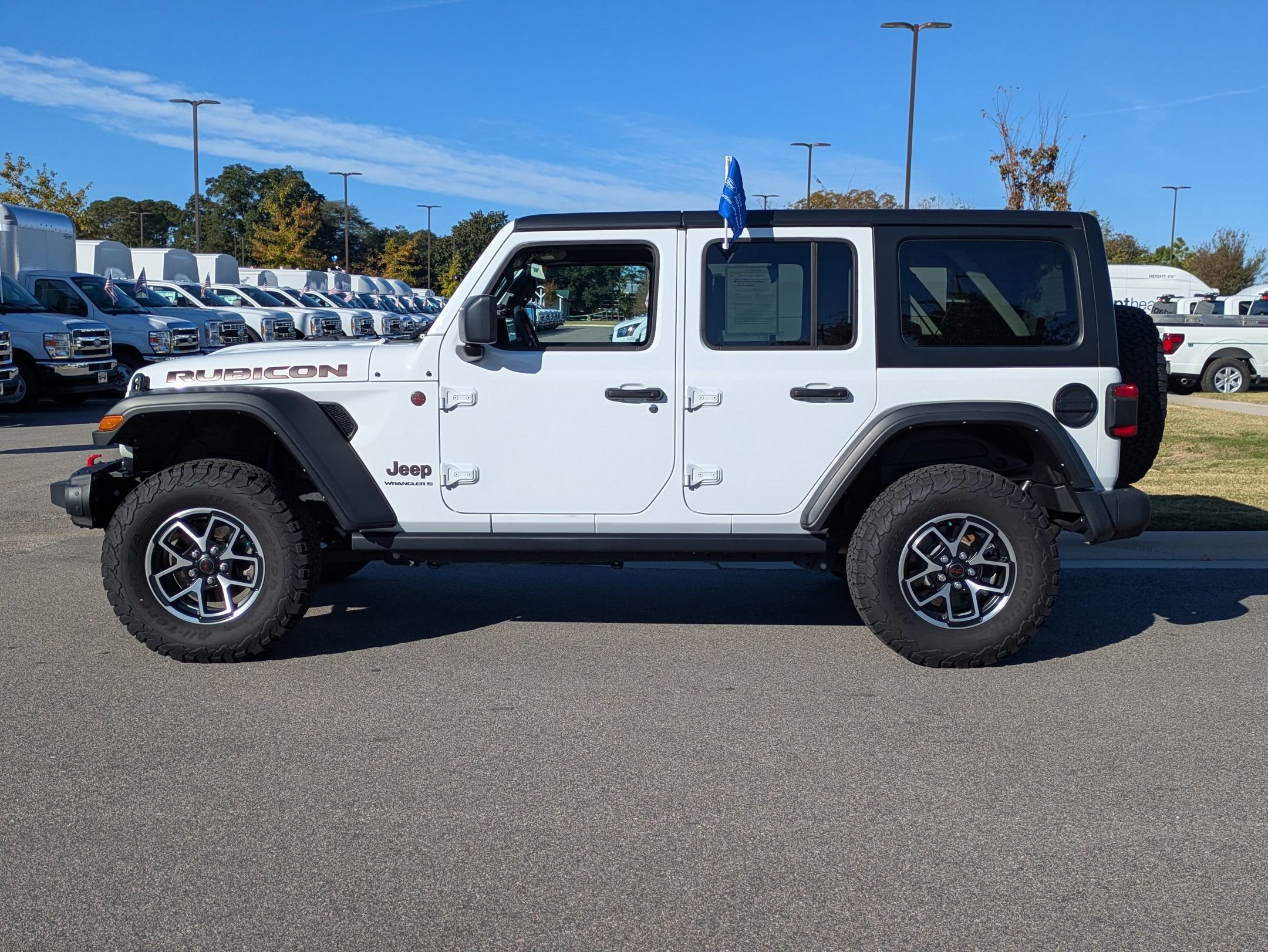 Used 2024 Jeep Wrangler Unlimited Rubicon w/ Capability Package image 3