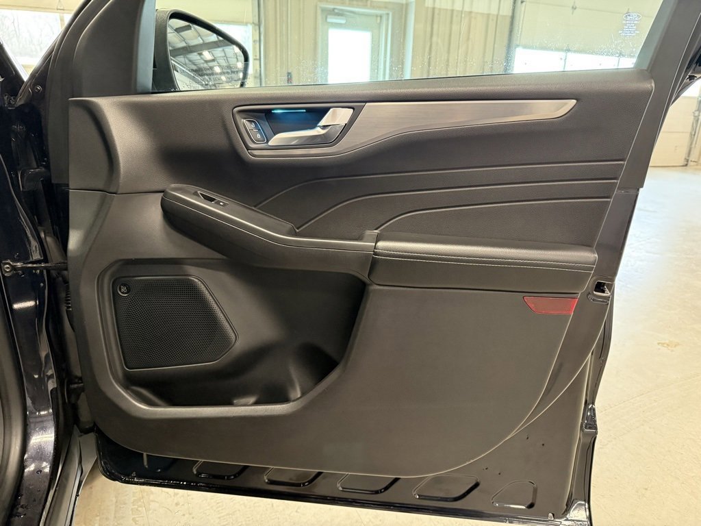 Certified 2021 Ford Escape Titanium image 13