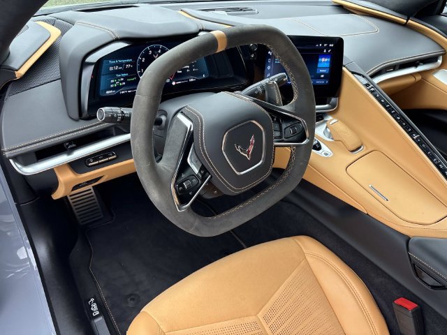 Used 2025 Chevrolet Corvette Stingray Premium Conv w/ Z51 Performance Package RWD image 13