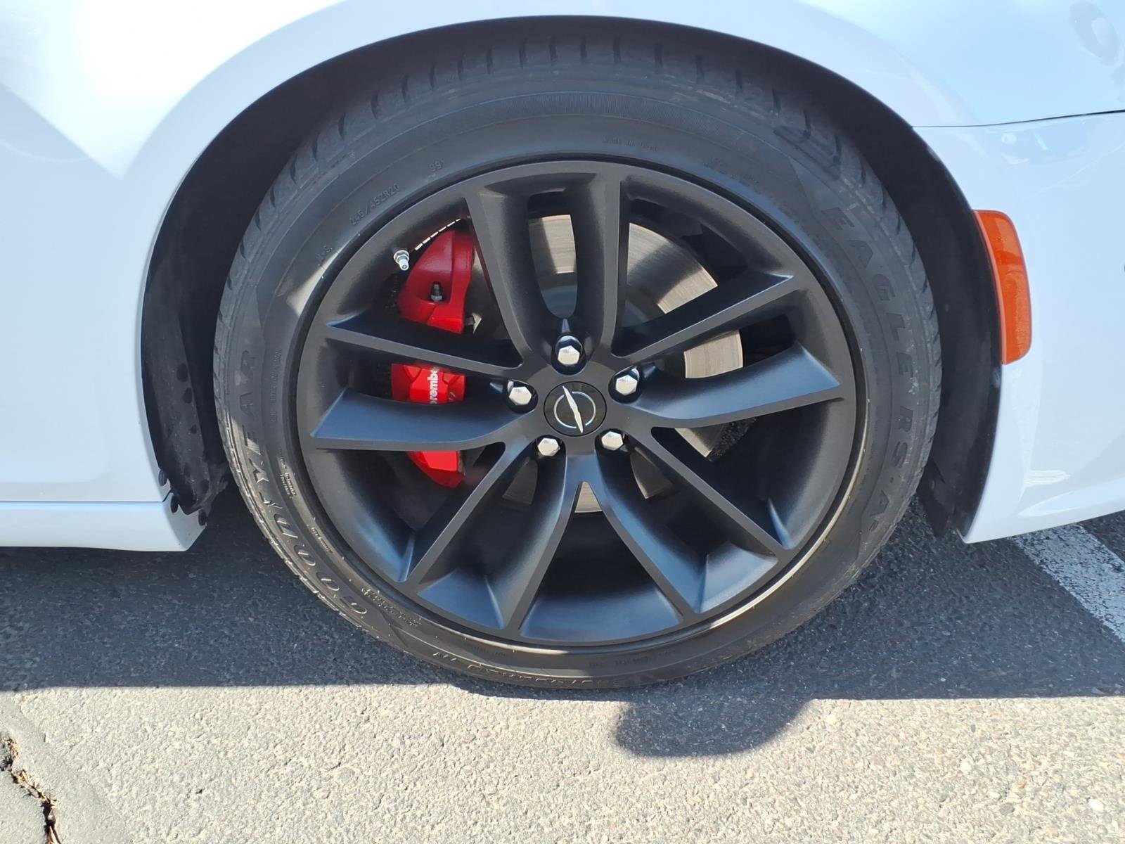 Used 2023 Chrysler 300 C image 8