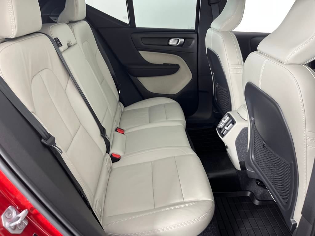 Used 2022 Volvo XC40 T5 Inscription image 28