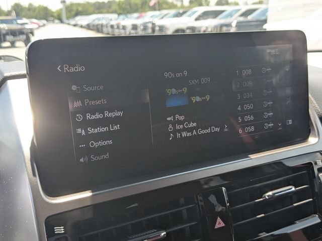 Used 2022 Lexus GX 460 Premium w/ Accessory Package AWD/4WD image 14