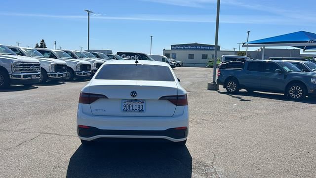 Used 2022 Volkswagen Jetta Sport FWD image 4