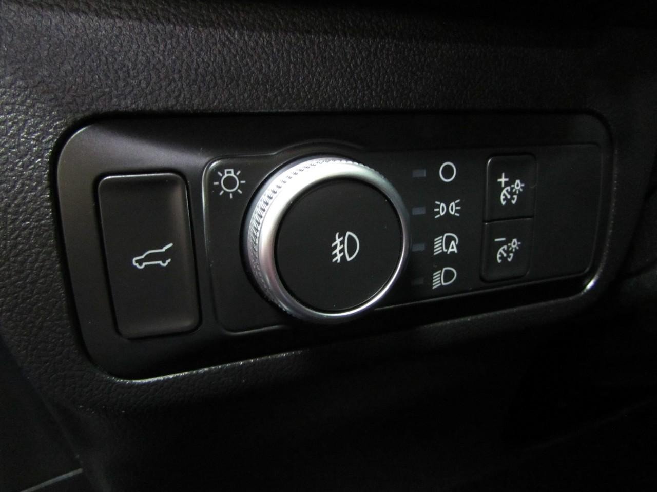 Certified 2020 Ford Escape SEL FWD image 23