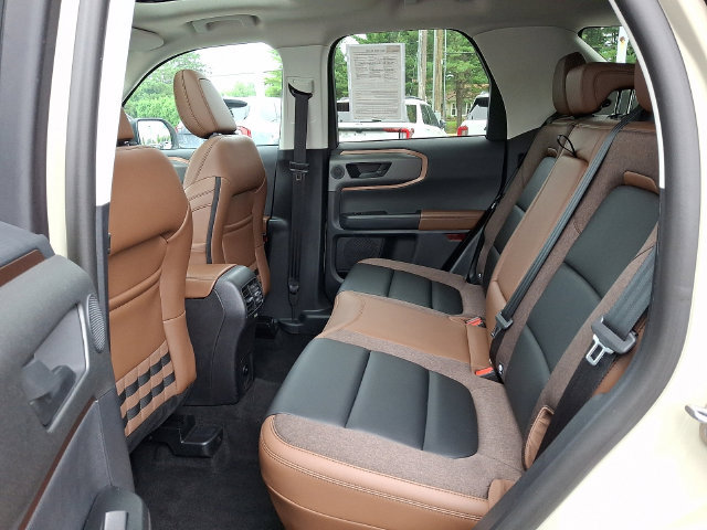 Certified 2025 Ford Bronco Sport Outer Banks w/ Outer Banks Tech Package+ AWD/4WD image 12