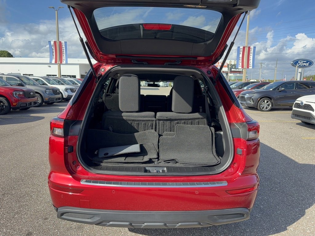 Used 2022 Mitsubishi Outlander ES image 6