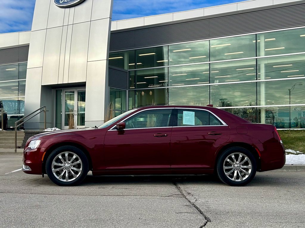 Used 2017 Chrysler 300 Limited w/ Value Package image 2