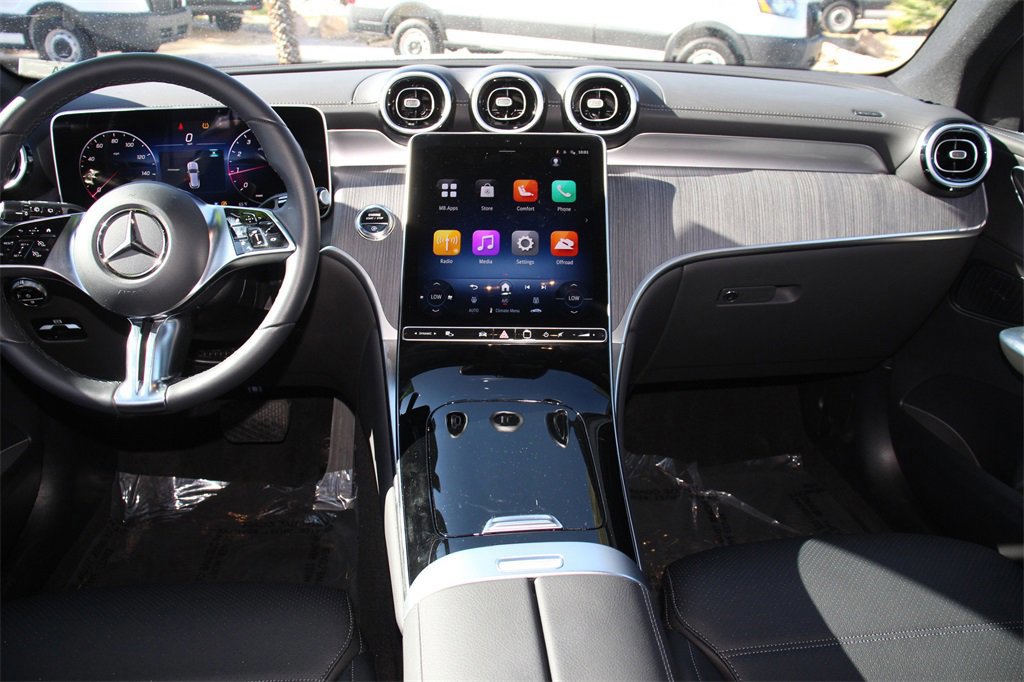 Used 2025 Mercedes-Benz GLC 300 4MATIC image 20