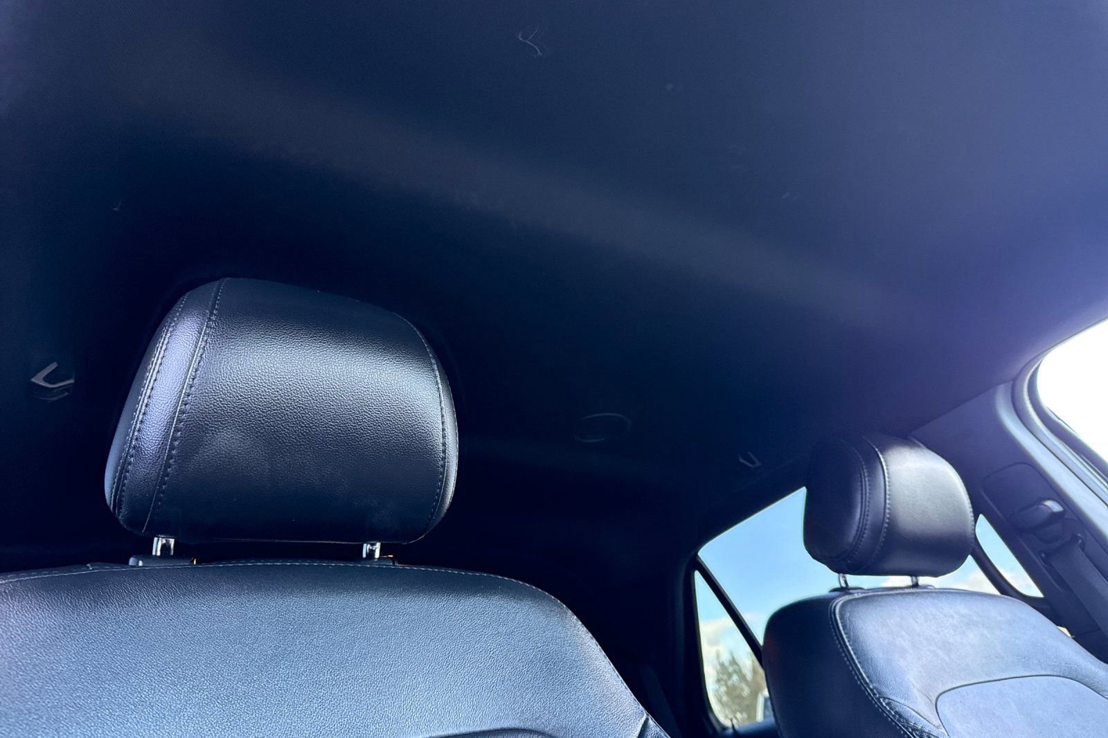 Certified 2017 Ford Explorer XLT w/ Equipment Group 202A image 19