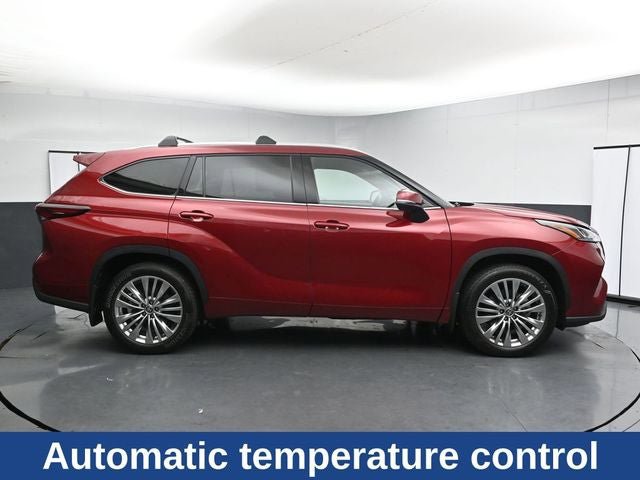 Used 2025 Toyota Highlander Platinum AWD/4WD image 13