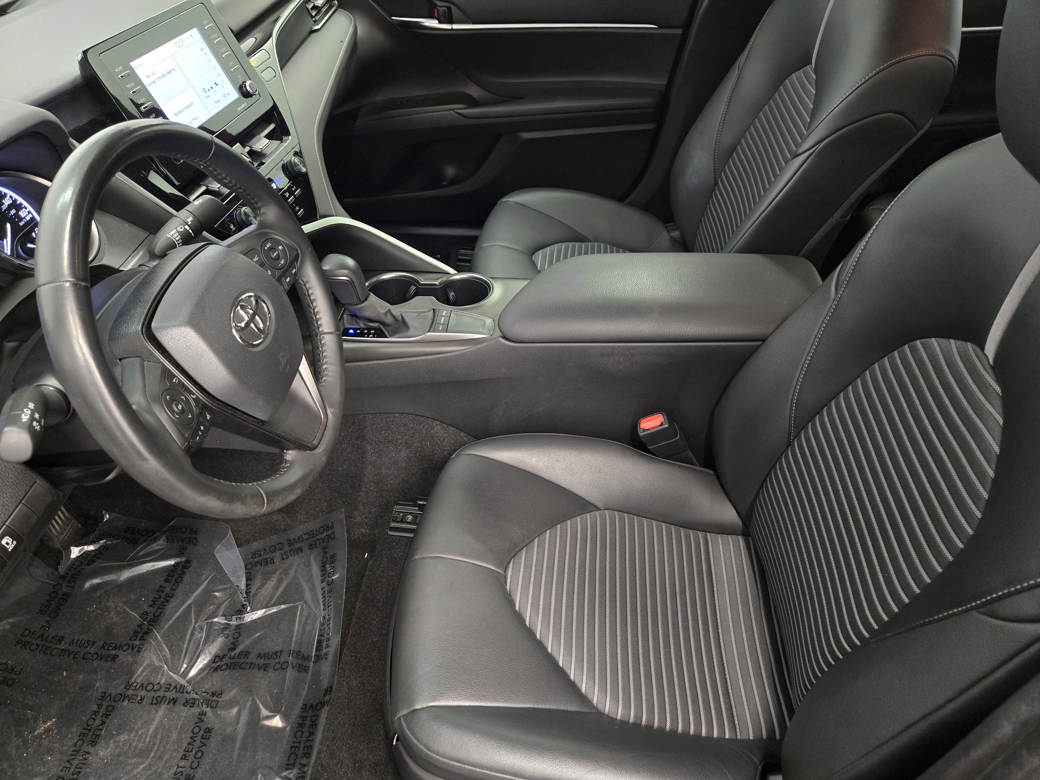 Used 2022 Toyota Camry SE image 14