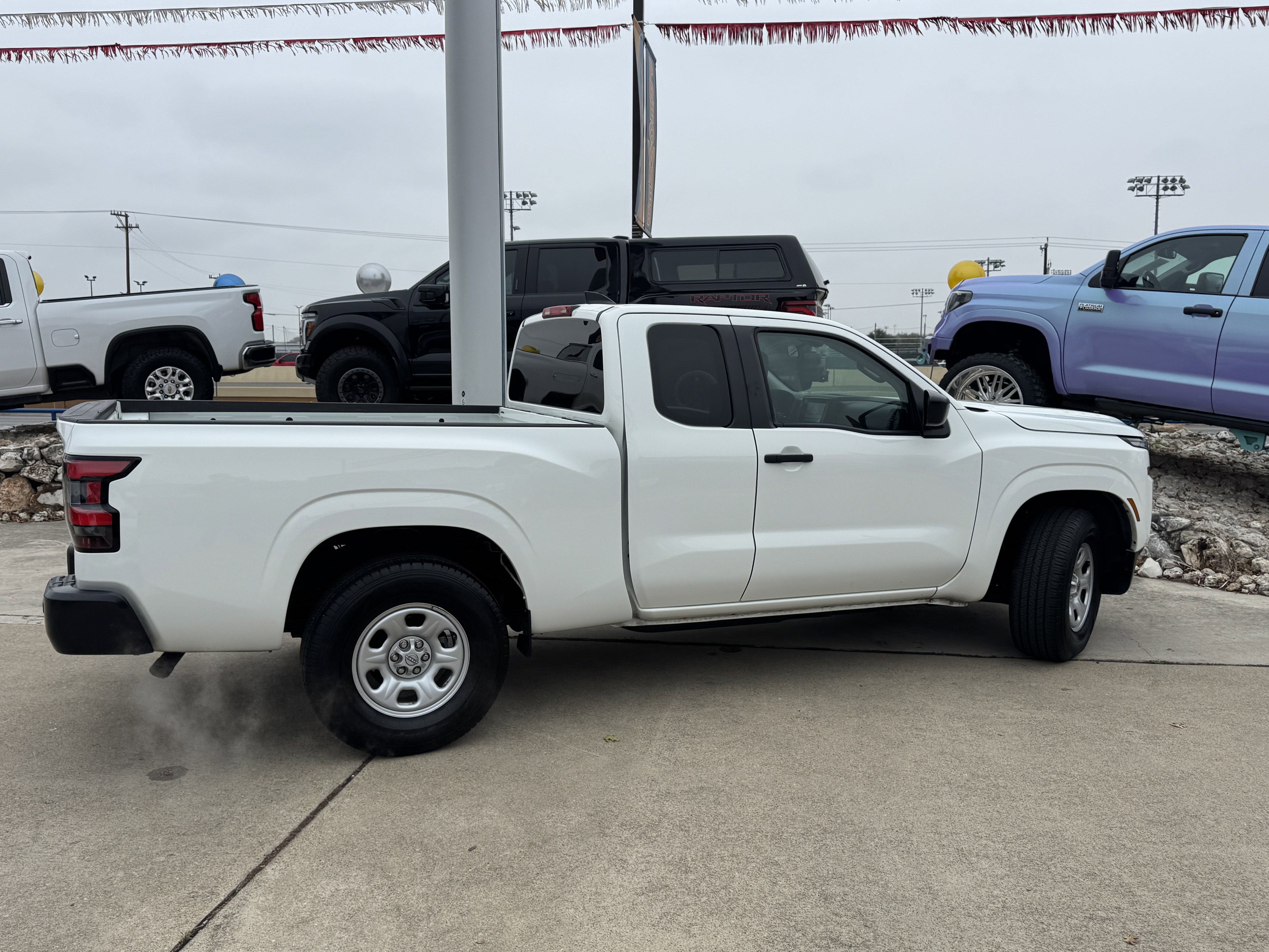 Used 2023 Nissan Frontier S image 4