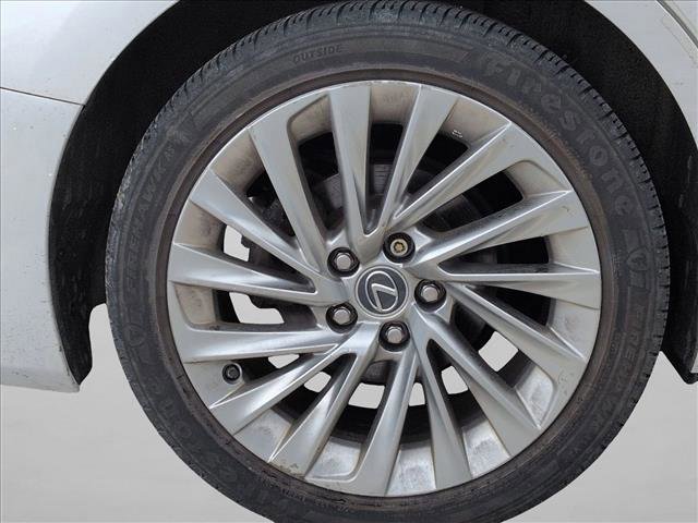 Used 2020 Lexus ES 300h w/ Premium Package image 15