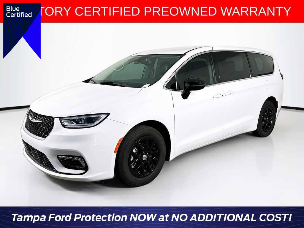 Used 2024 Chrysler Pacifica Touring-L