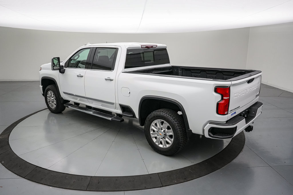Used 2024 Chevrolet Silverado 2500 High Country w/ Technology Package AWD/4WD image 7