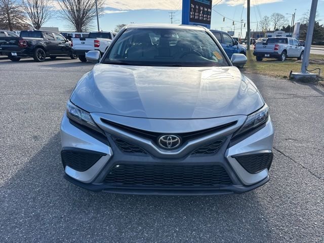 Used 2021 Toyota Camry SE image 3