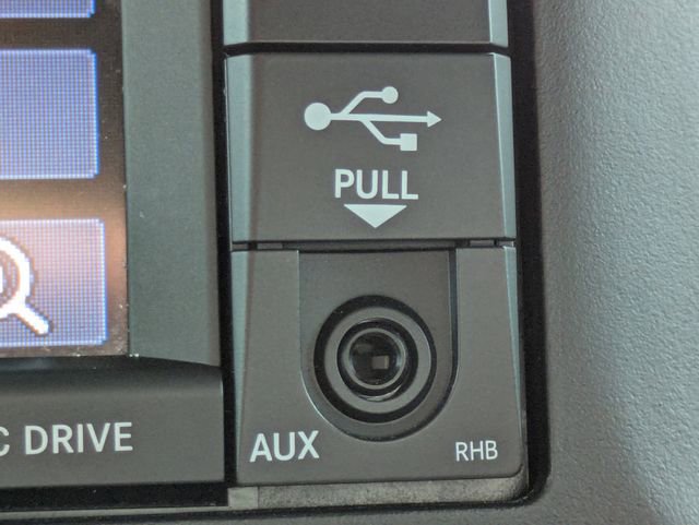 Used 2017 Jeep Wrangler Sahara w/ Quick Order Package 24E Chief AWD/4WD image 21