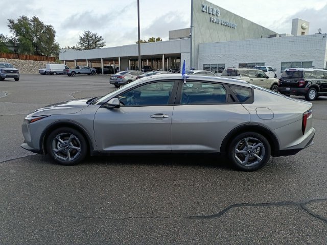 Used 2025 Kia K4 FWD image 2