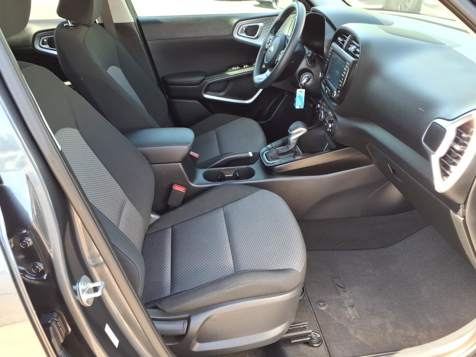 Used 2020 Kia Soul LX FWD image 11