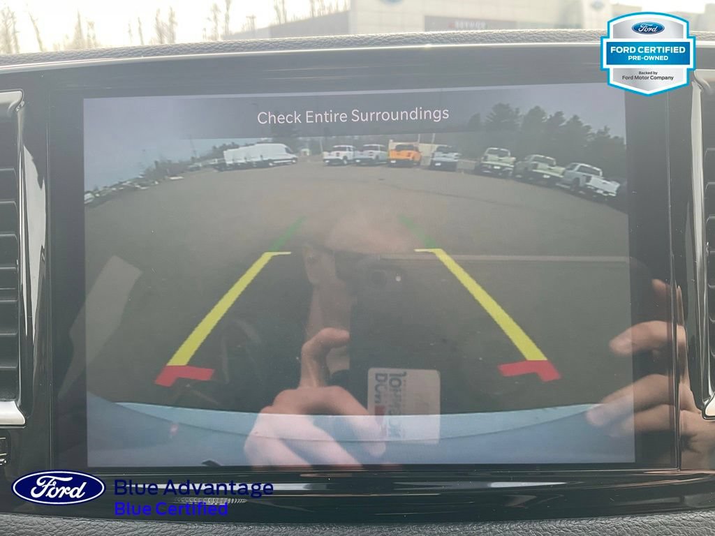Used 2024 Chrysler Pacifica Limited FWD image 15