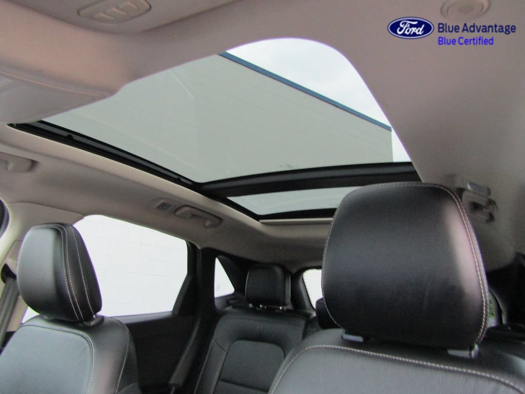 Certified 2020 Ford Escape Titanium AWD/4WD image 5