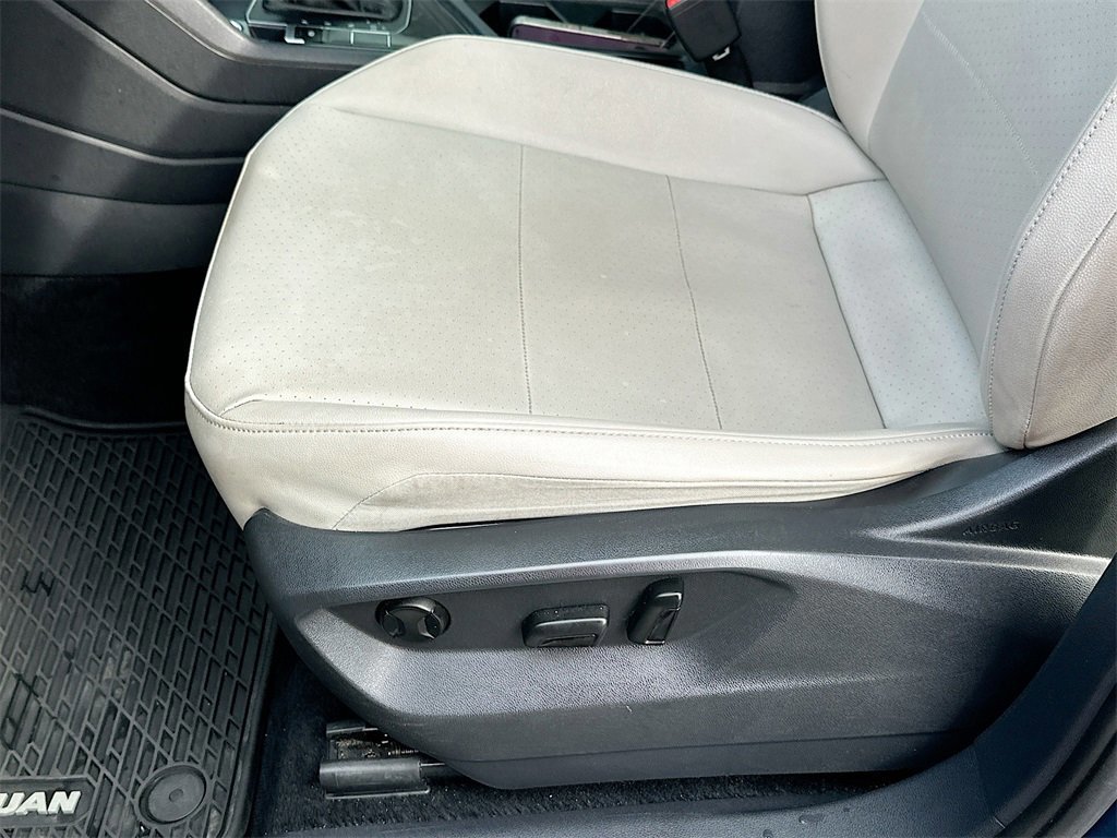 Used 2020 Volkswagen Tiguan SE image 10