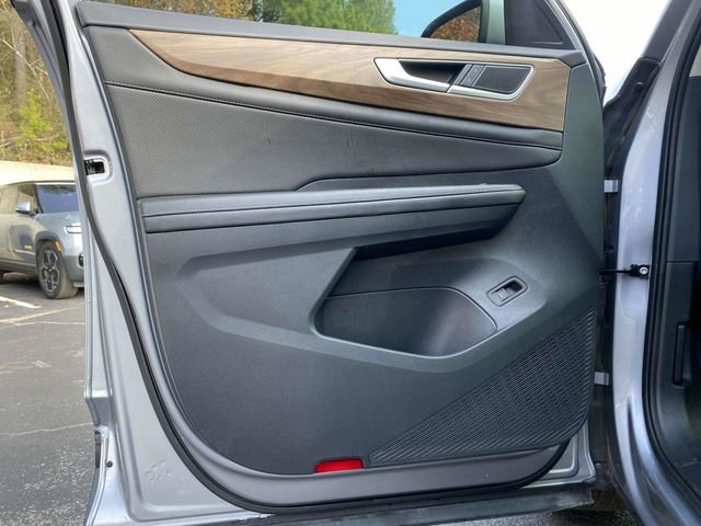 Used 2024 Volkswagen Atlas SE image 18
