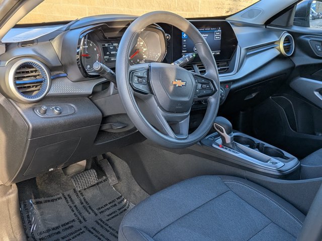 Used 2025 Chevrolet Trax LS FWD image 12