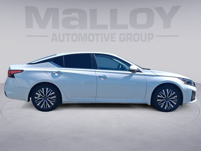 Used 2023 Nissan Altima 2.5 SV FWD image 6