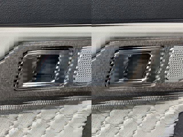 Certified 2025 Ford Explorer Platinum w/ Ultimate Package image 31