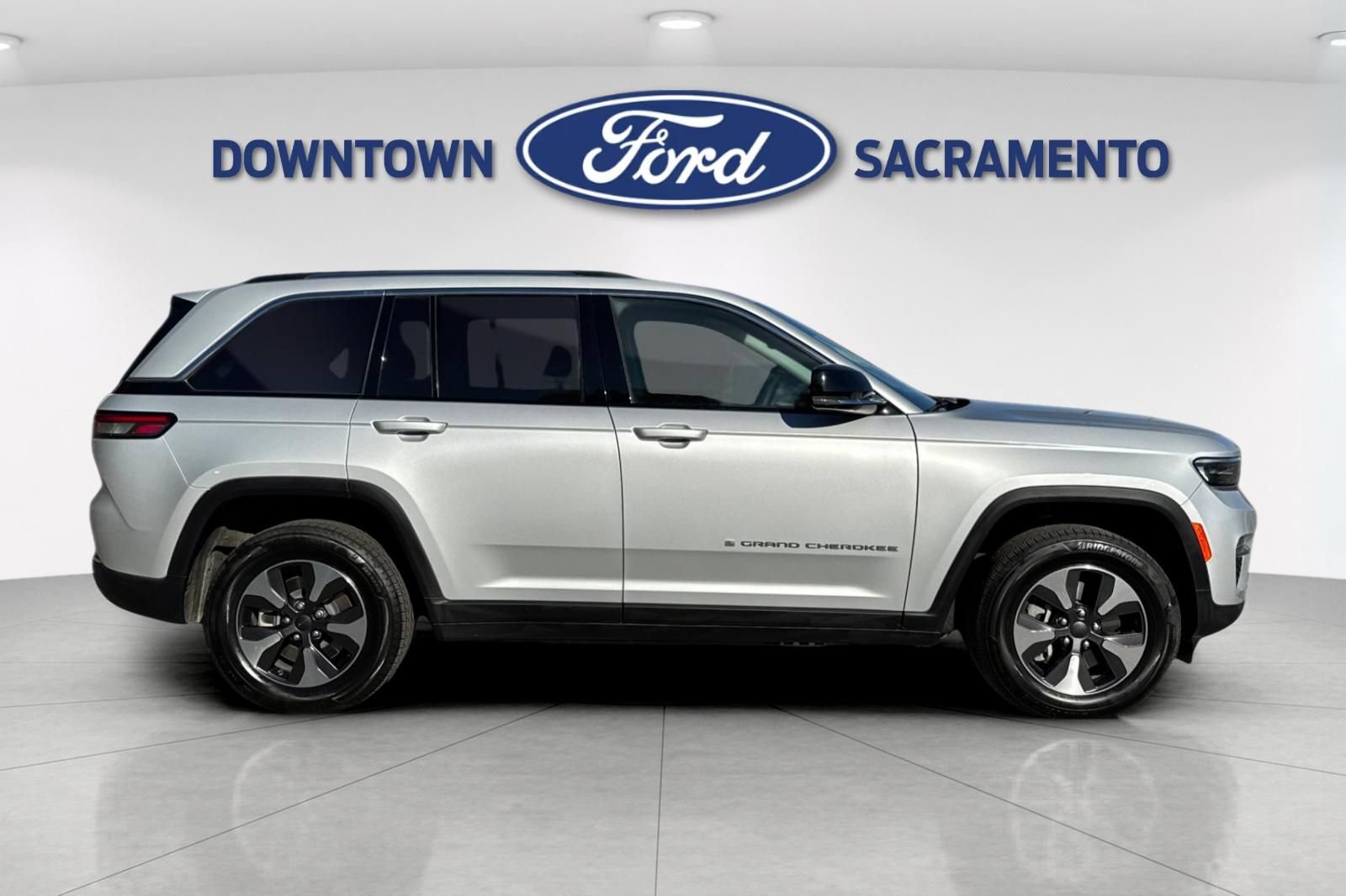 Used 2024 Jeep Grand Cherokee Limited 4xe AWD/4WD image 10