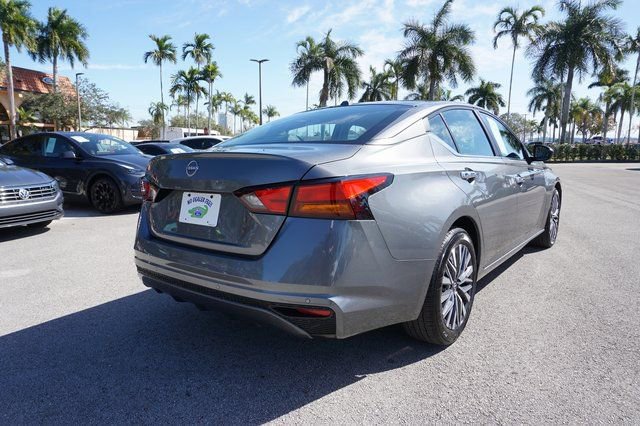 Used 2025 Nissan Altima 2.5 SV image 3