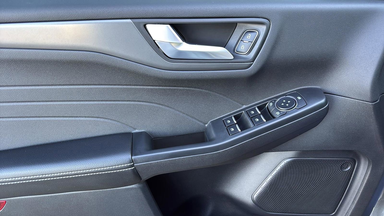 Certified 2026 Ford Escape SE image 12