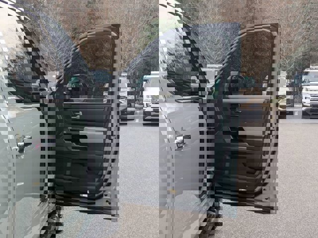 Used 2025 Toyota Tundra Limited image 35