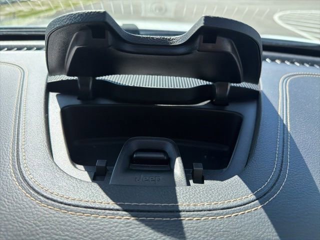 Used 2017 Jeep Cherokee Latitude w/ True North Edition image 24