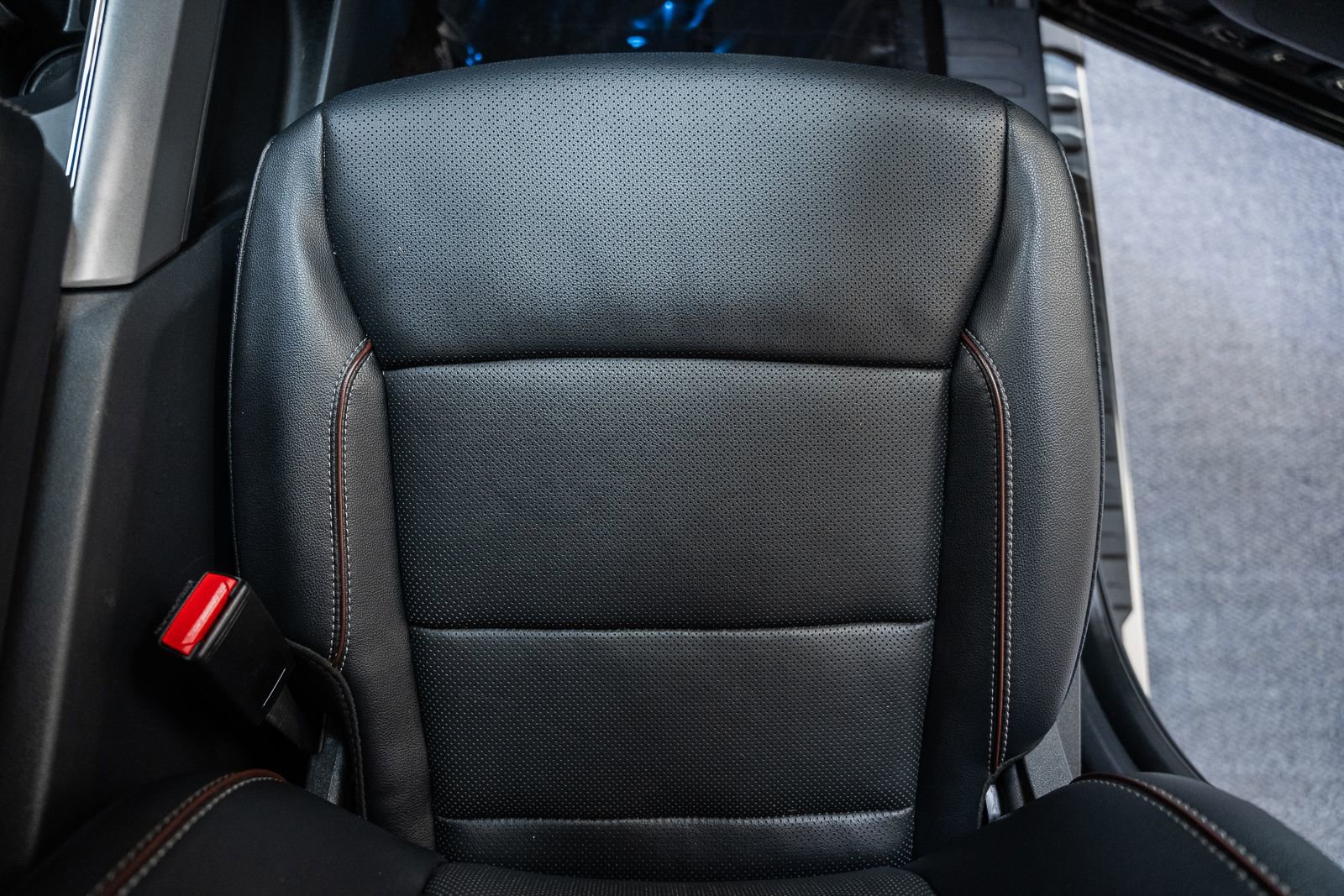 Certified 2022 Ford F150 Lariat w/ Equipment Group 502A High image 38