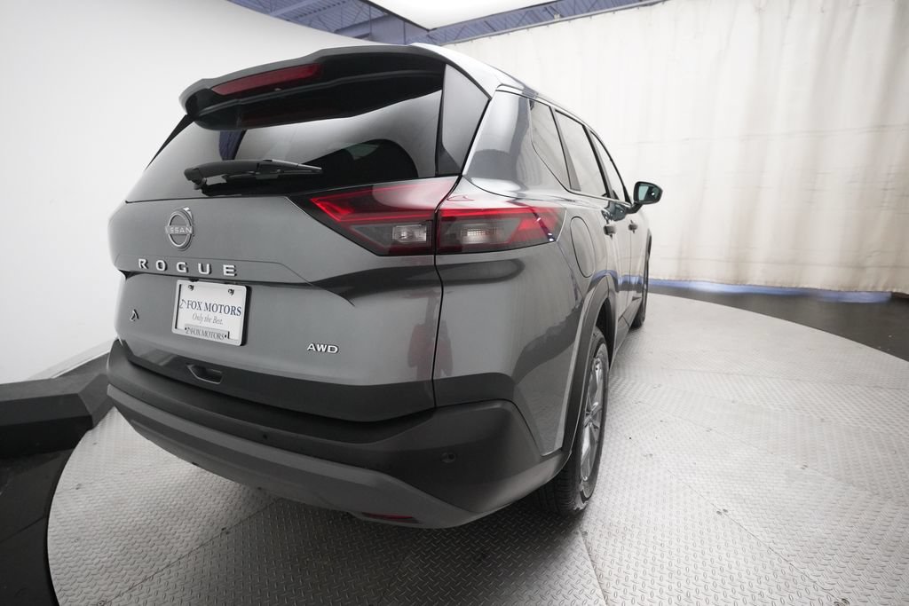 Used 2023 Nissan Rogue S AWD/4WD image 13