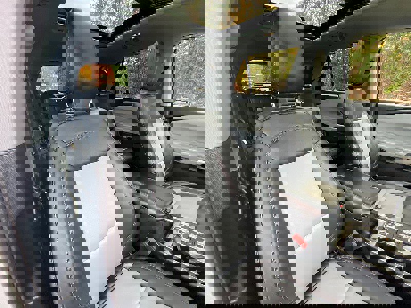 Certified 2022 Ford Explorer XLT w/ Equipment Group 202A image 34