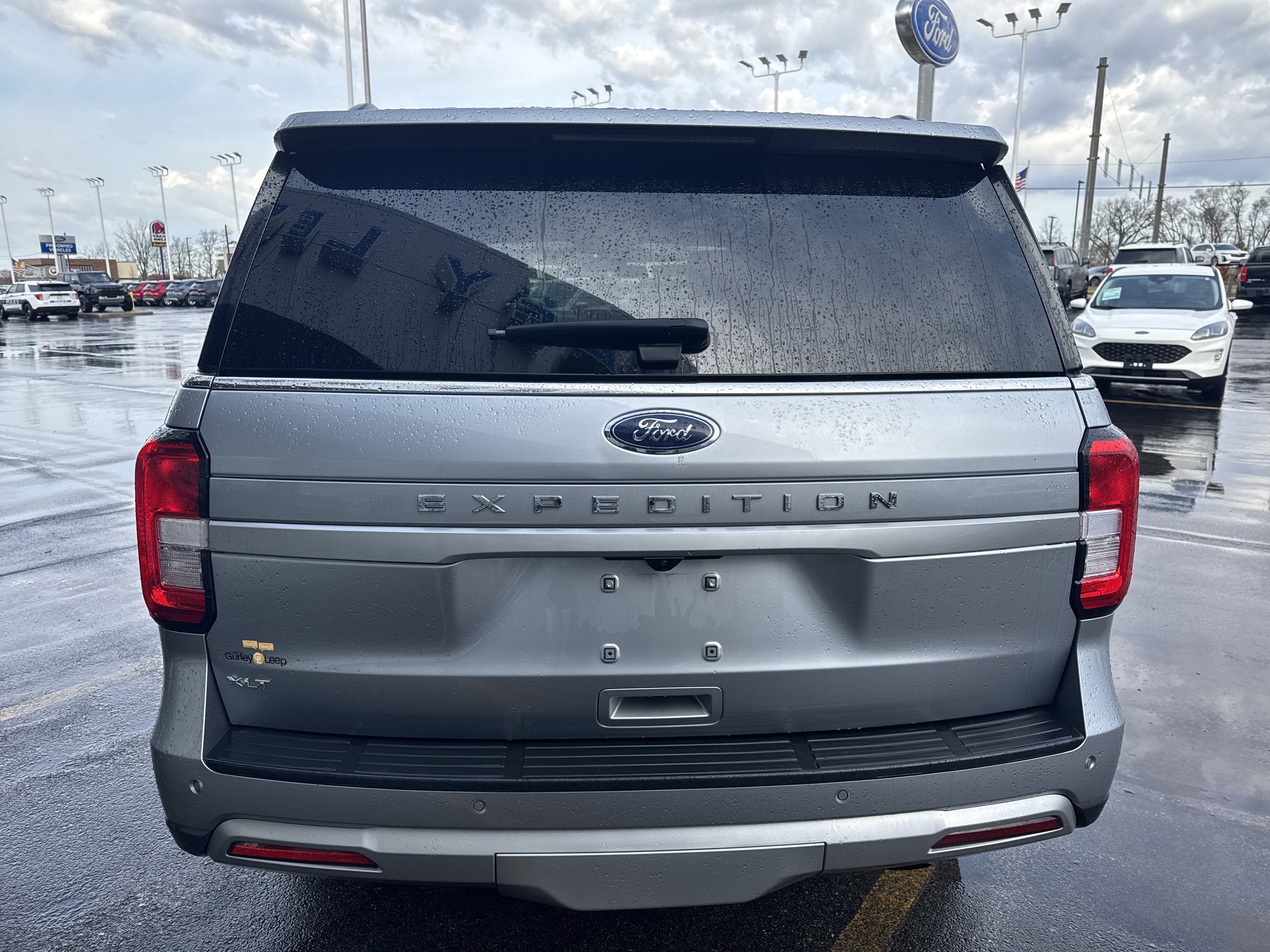 Certified 2024 Ford Expedition XLT image 4