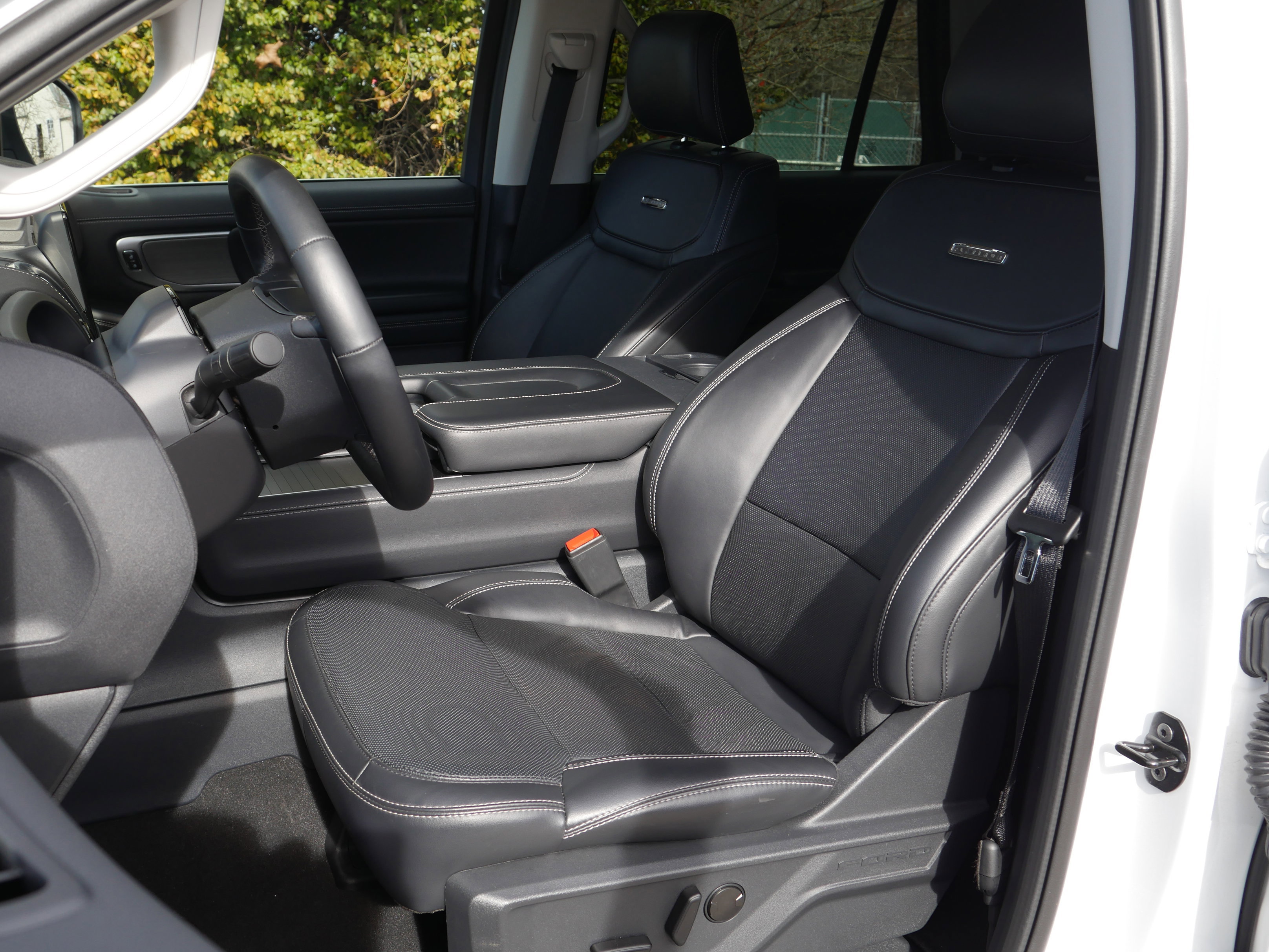 Certified 2025 Ford Expedition Max Platinum image 39