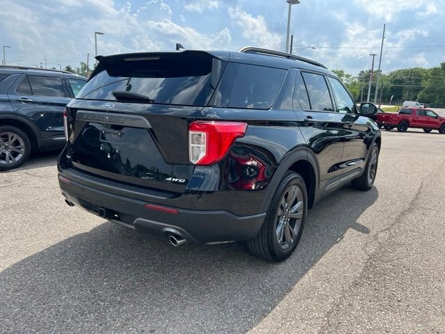 Certified 2023 Ford Explorer XLT w/ Equipment Group 202A AWD/4WD image 4