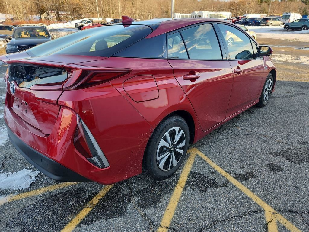Used 2017 Toyota Prius Prime Premium image 5