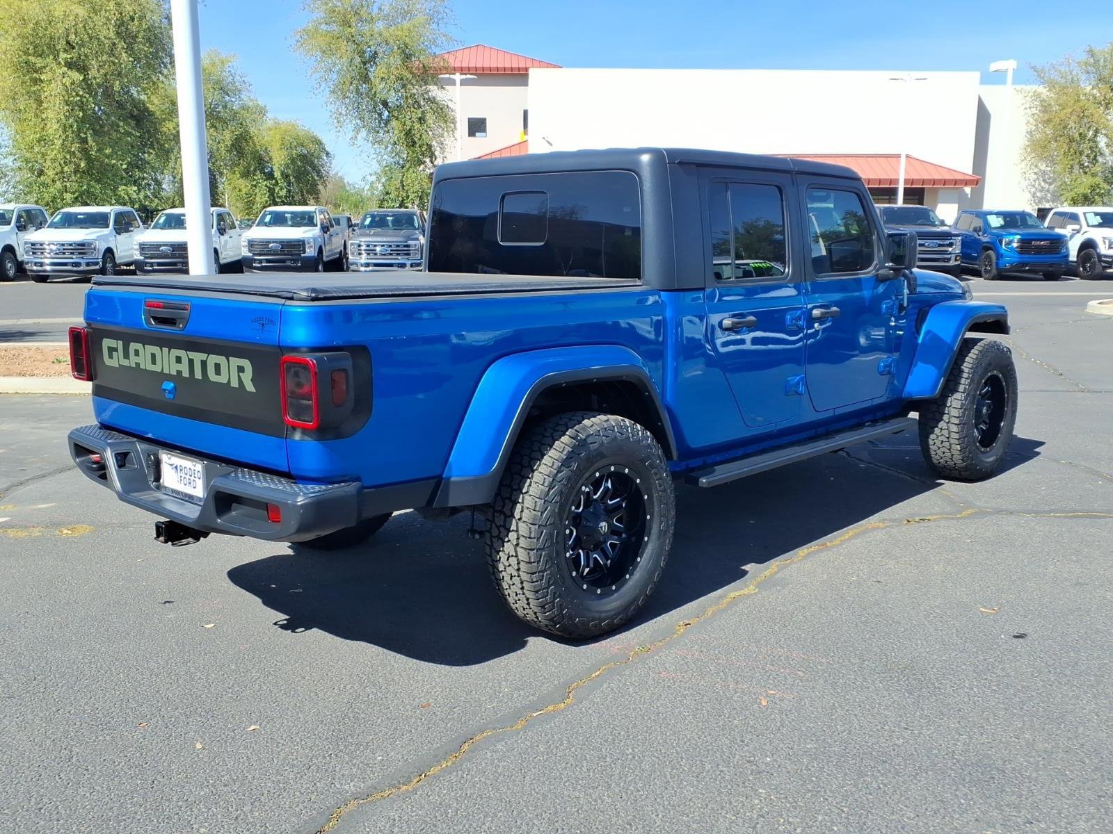 Used 2021 Jeep Gladiator Sport image 4