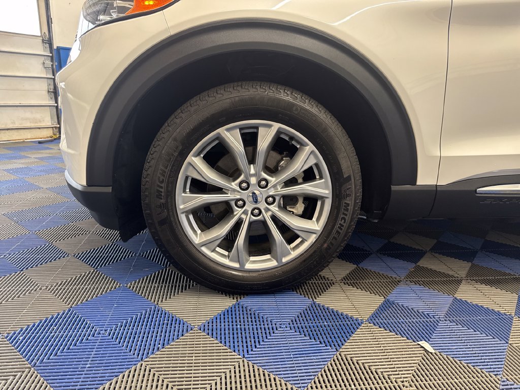 Certified 2024 Ford Explorer Limited w/ Limited Technology Package AWD/4WD image 36
