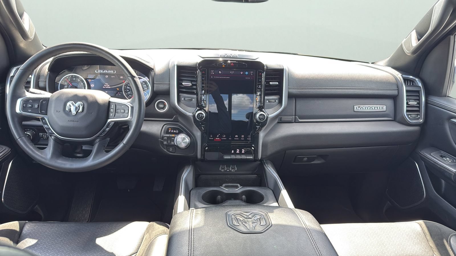 Used 2025 RAM 1500 Laramie AWD/4WD image 22