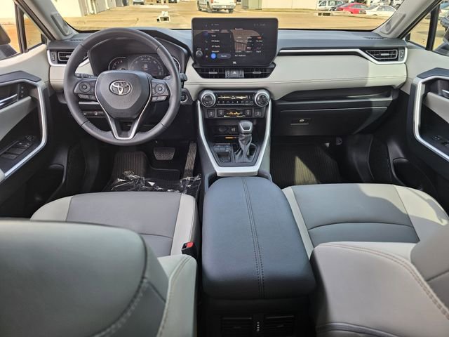 Used 2023 Toyota RAV4 XLE Premium image 8